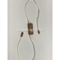 tag perhiasan dengan tali